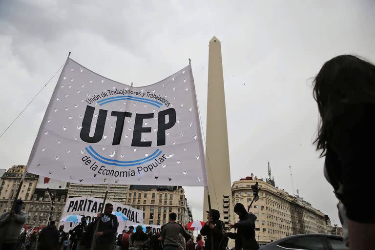 Utep marcha desde obelisco al Ministerio de Trabajo