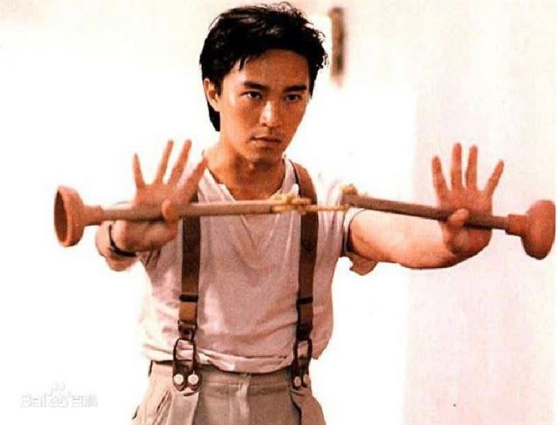 周星馳很崇拜李小龍，在他演出的電影中，很多都可看到中國功夫的身影。（圖／翻攝自百度百科）