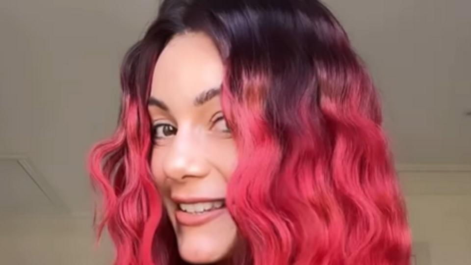 Dianne with mermaid waved hair 