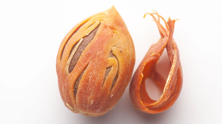 Nutmeg and mace inside fruit 