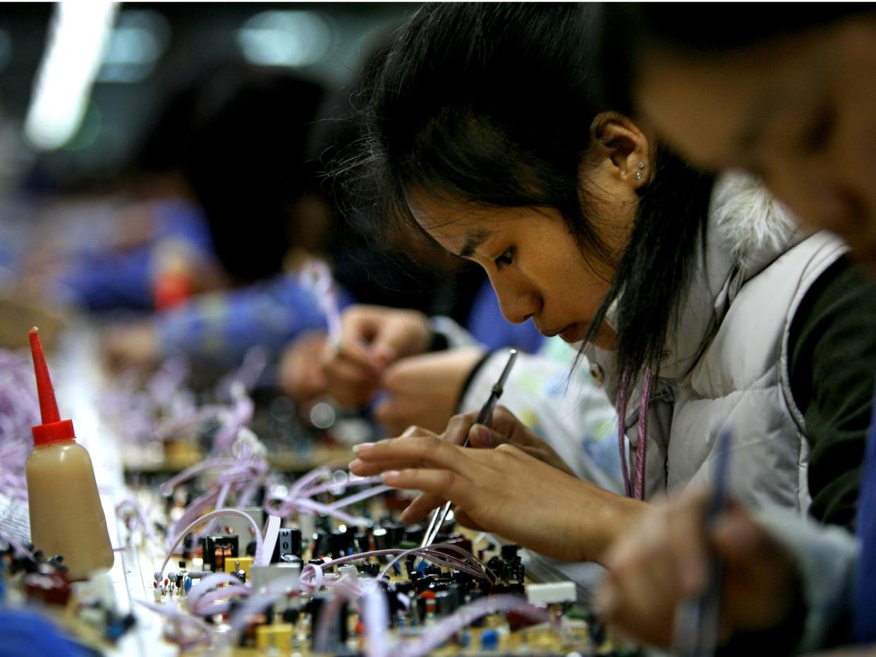 china electronics factory workers