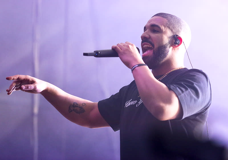 Drake, who set a new AMA record with 13 nominations, has yet to win an AMA (!).