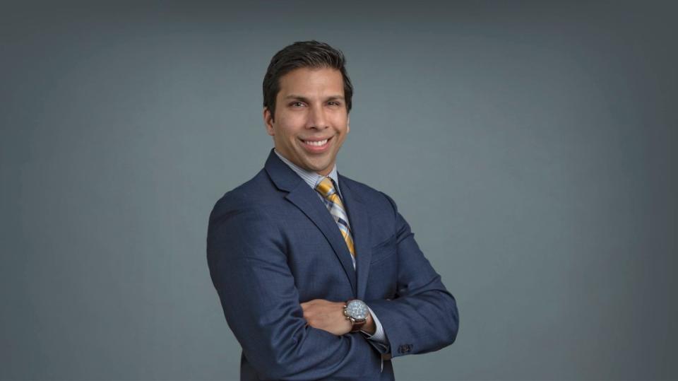 Dr. Vinay K. Aggarwal is a hip and knee reconstruction specialist in NYU Langone’s Department of Orthopedic Surgery.