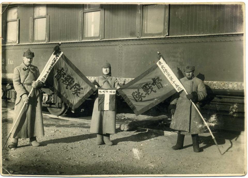 1929年7月26日，蘇俄紅軍首先開火，向滿洲里地區發動進攻。圖為蘇俄紅軍繳獲的東北陸軍第十五旅督戰隊旗幟。(圖:公有領域)