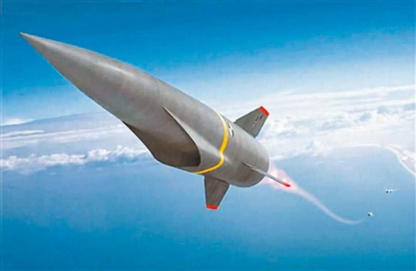 日本去年底曝光正在研製的「高速滑空彈」飛行器，採用與俄羅斯「先鋒」飛彈（見圖）類似的助推滑翔飛行模式。（圖／取自《解放軍報》）