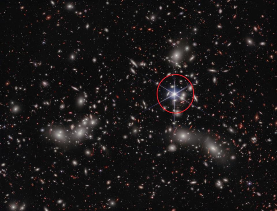 Una estrella <em>cercana</em> en nuestra propia galaxia presentando la típica forma estrellada de 8 puntas del telescopio espacial James Webb. NASA, ESA, CSA, I. Labbe (Swinburne University of Technology), R. Bezanson (University of Pittsburgh), A. Pagan (STScI).