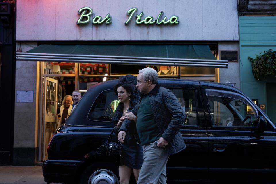 Marisa Abela (Amy Winehouse) and Eddie Marsan (Mitch Winehouse) in Back To Black. (Studiocanal)