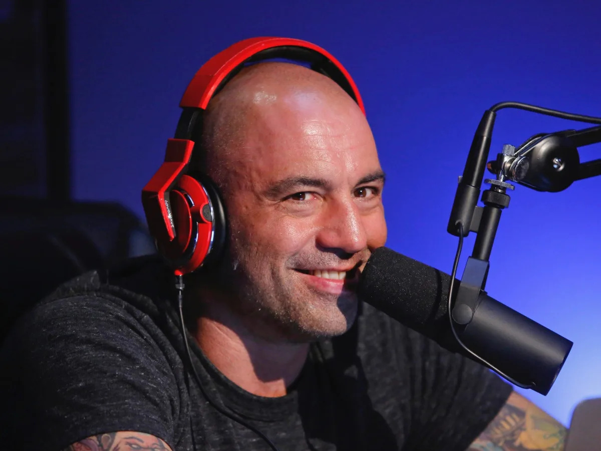 Spotify's communications chief reportedly told employees that Joe Rogan episodes 'didn't meet the threshold for removal'