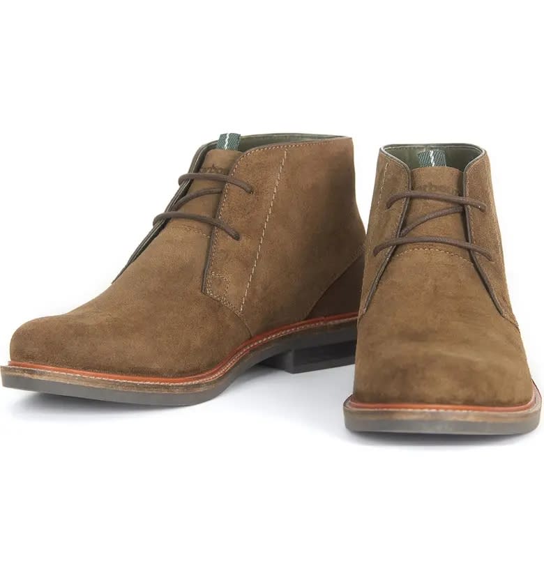 Best travel-ready chukka boots for men.