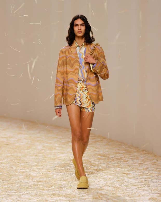 Jacquemus Went Big on Raffia, and Big Sun Hats, for Spring 2023 – WWD