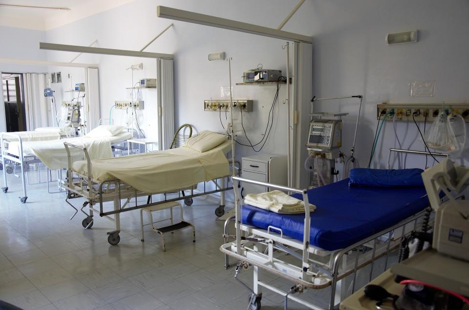 艾丁認為，醫院就應該將哈坦轉移至另一間病房。（示意圖／翻攝自pixabay）