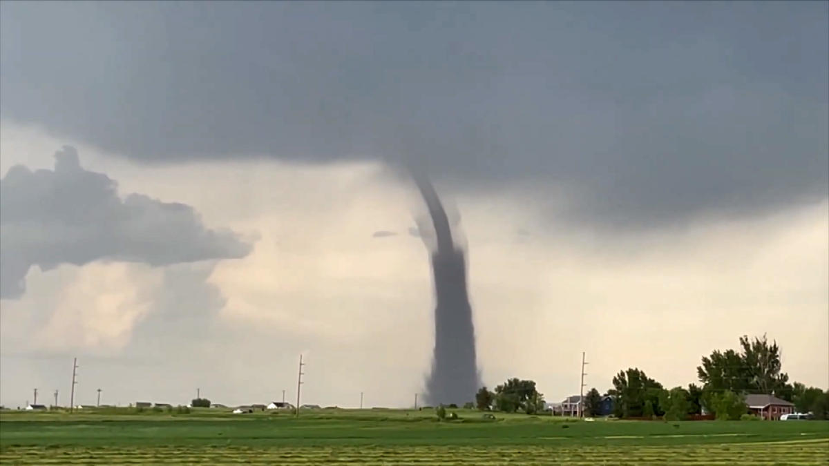 Watch Landspout tornado touches down in Colorado