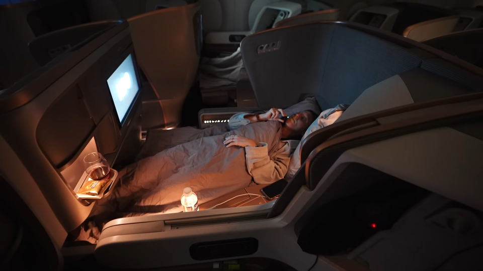 Lie-flat business class seats on Singapore Airlines