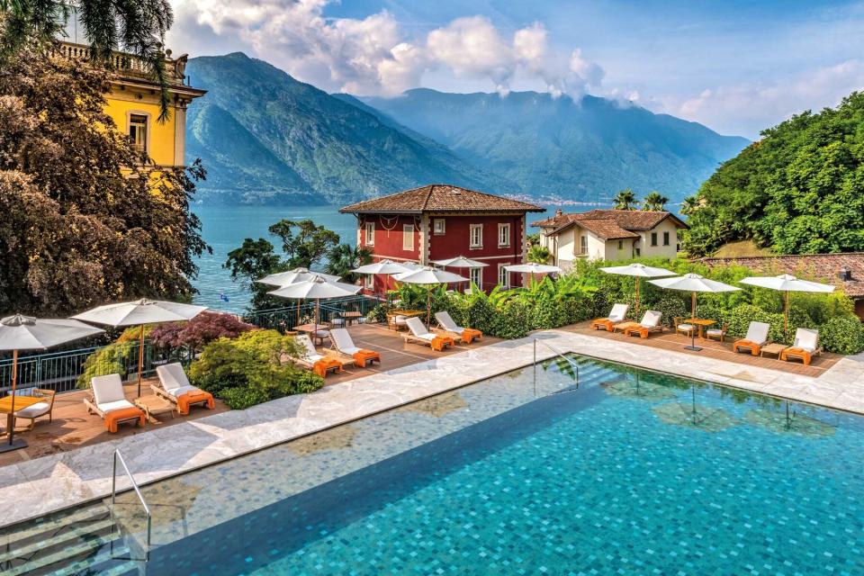 Pool with mountain views at the Grand Hotel Tremezzo in Italy