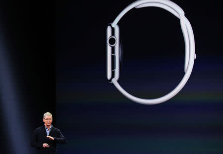 Apple CEO Tim Cook introduces the Apple Watch during an Apple event in San Francisco, California March 9, 2015. REUTERS/Robert Galbraith