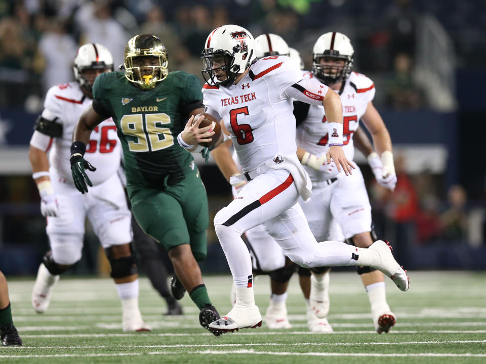 Nov 16, 2013; Arlington, Mandatory Credit: Matthew Emmons-USA TODAY Sports