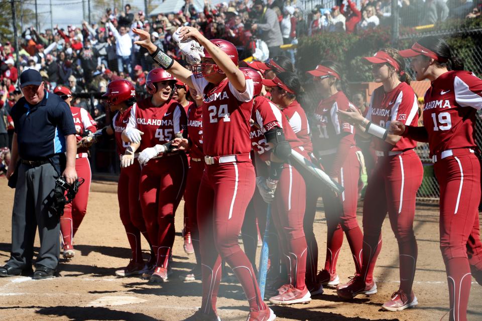 The Sooners celebrate during their 14-0 rout of UCLA on Sunday. KIYOSHIT MIO/USA Today Sports