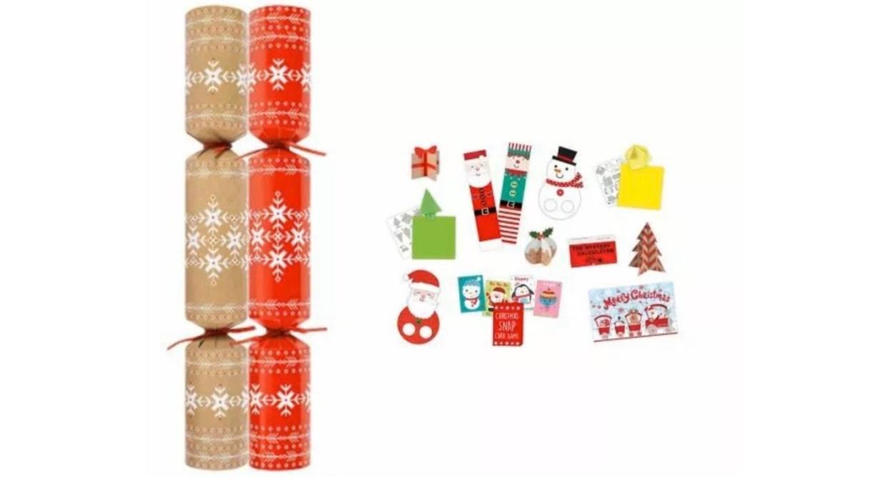 Eco Christmas Crackers with Plastic Free Gifts (HotCocoaEcoLiving/Etsy)