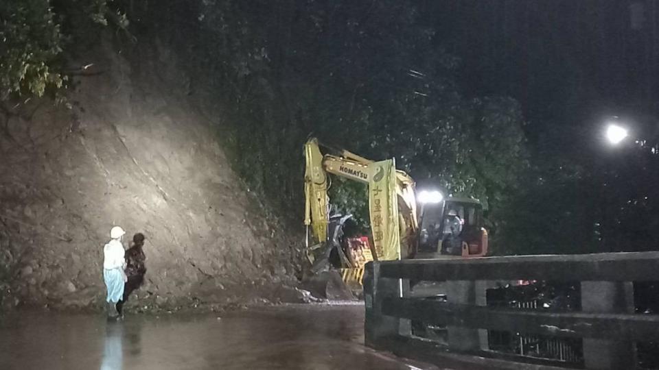 陽金公路中興路口發生土石流。（圖／北市府提供）