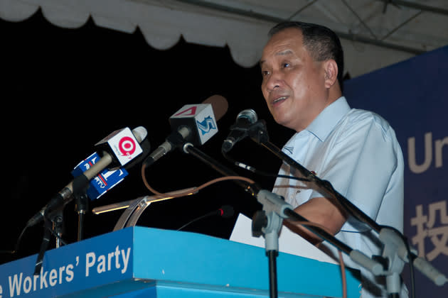 Party secretary-general Low Thia Khiang speaks at the WP's second rally. (Yahoo! photo)