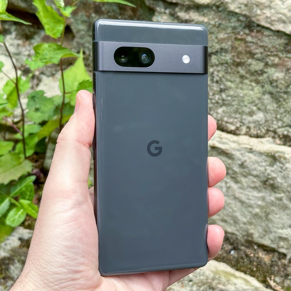 back side of the google pixel 7a