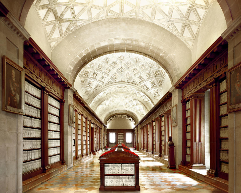 Photographer travels the globe documenting the world’s most beautiful libraries