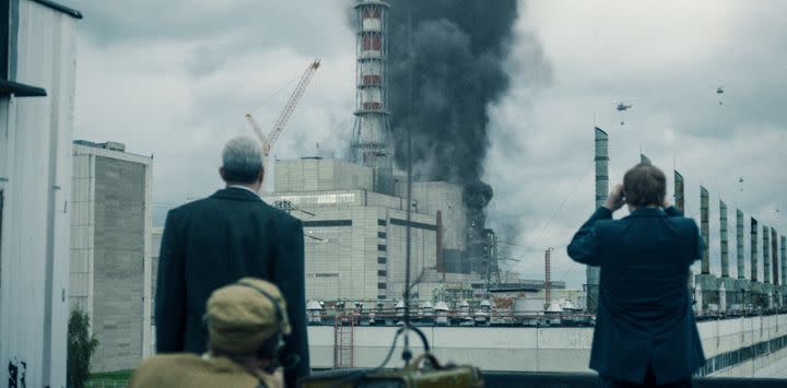 "Chernobyl" entpuppt sich nicht nur als detailgetreue Rekonstruktion einer der größten Katastrophen der Menschheitsgeschichte, sondern auch als Warnung vor einer Wiederholung der Ereignisse: Wo endet die Wahrheit, wo beginnt die Lüge?