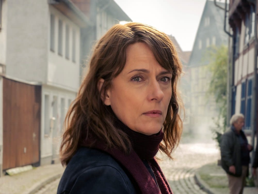 Im "Polizeiruf 110: Hexen brennen" ermittelt Doreen Brasch (Claudia Michelsen) in einem mysteriösen Ort. (Bild: MDR/filmpool fiction/Conny Klein)