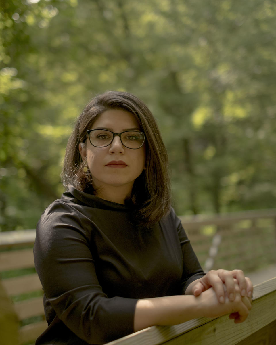 Sara Omatali, una periodista iraní que ahora radica en Estados Unidos, en su casa de Derwood, Maryland, el 2 de septiembre de 2020. (Gabriella Demczuk/The New York Times)