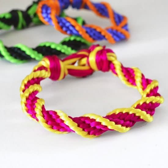 How to Make DIY Friendship Bracelets Beginners (Diagonal Pattern) 