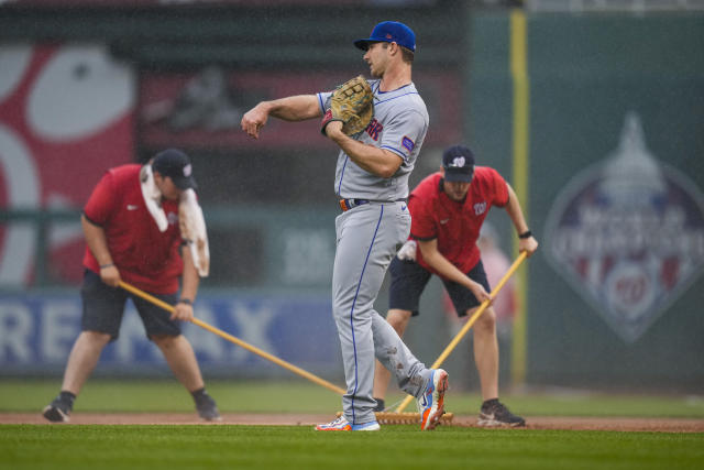 Red Sox and Mets have game suspended by rain with New York leading in the  fourth