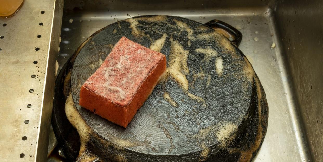 cast iron skillet cleaning