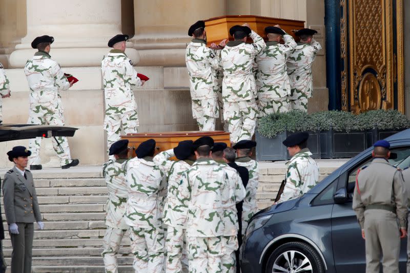 National ceremony in Paris to pay respect to the thirteen French soldiers killed in Mali