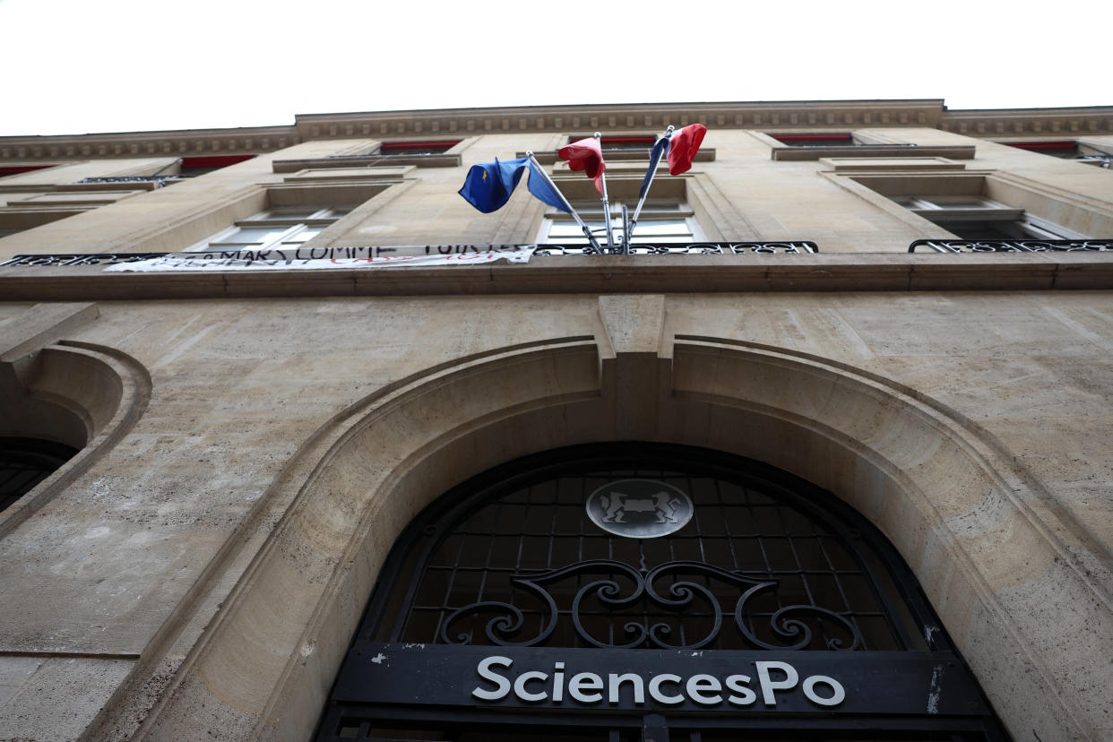 L’entrée de Sciences po Paris, où des étudiants pro-Gaza ont manifesté et installé des tentes le 24 avril 2024.