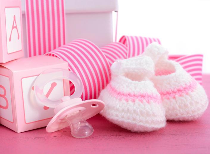 Parents-to-be will love these baby shower gifts. (Source: iStock)