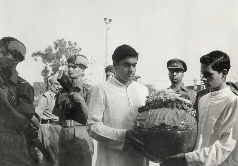 Grandsons Carry Nehru's Ashes in Urn