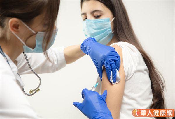 有效增加肌肉與確保注射疫苗後免疫力的飲食關鍵，就是「好吸收蛋白質」及「提升保護力營養素」。