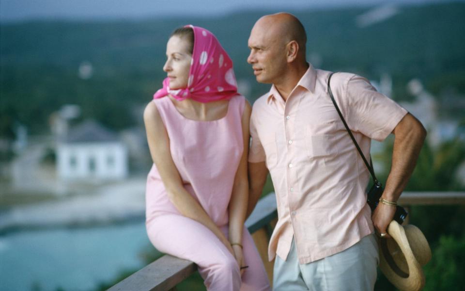 Yul Brynner with his wife Doris Kleiner in 1964 - Slim Aarons/Getty