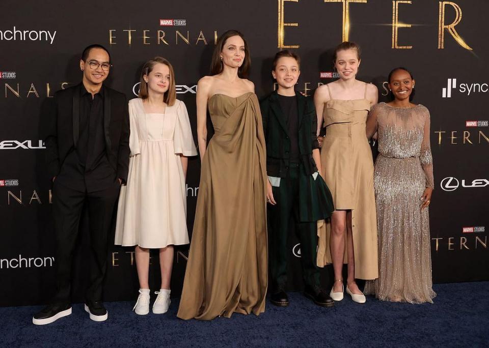 <div class="paragraphs"><p>Angelina Jolie with her five kids at the <em>Eternals </em>premiere.</p></div>