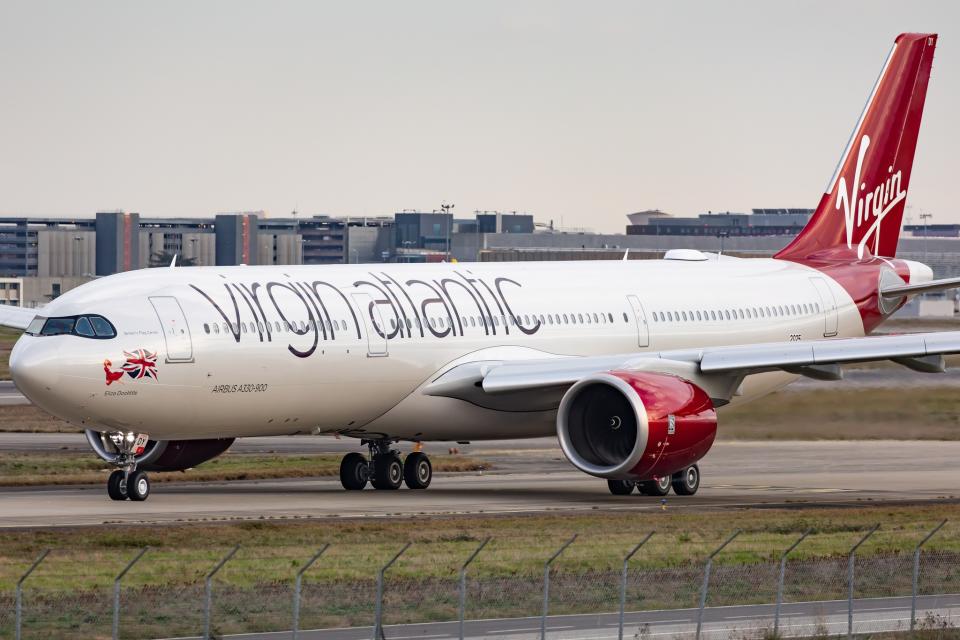 <strong>維珍航空一架客機起飛前，有乘客發現機翼面板4顆螺栓竟憑空消失。（示意圖／翻攝Facebook「Virgin Atlantic」）</strong>
