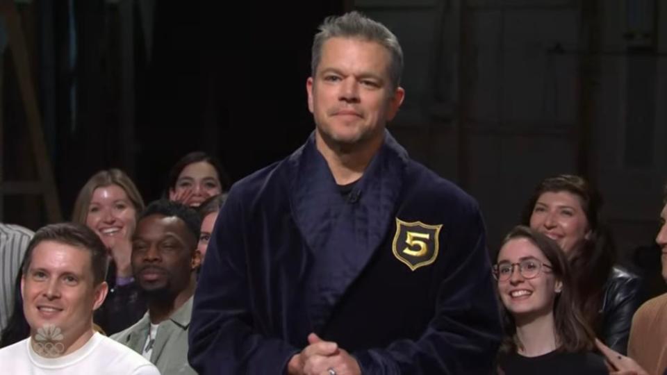 At that point, Matt Damon — also donning a jacket despite only having hosted the show twice —appeared. NBC / SNL