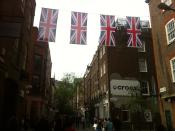 Four-square support in Covent Garden.