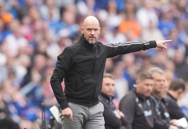 Erik ten Hag issues instruction to his team