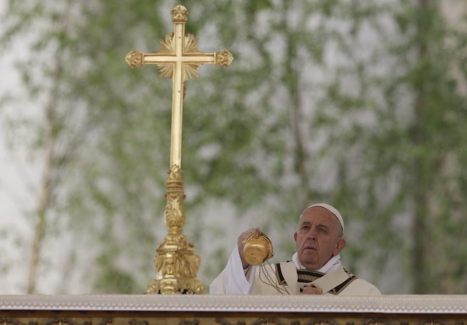 Pope Francis celebrates Easter Mass in St. Peter's Square at the Vatican, Sunday, April 21, 2019. (AP Photo/Andrew Medichini)