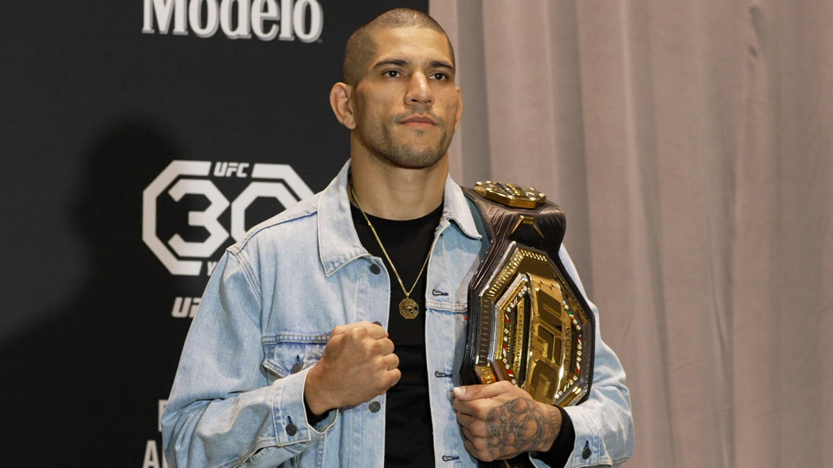 Alex Pereira would surpass Islam Makhachev as Fighter of the Year with UFC 295 win