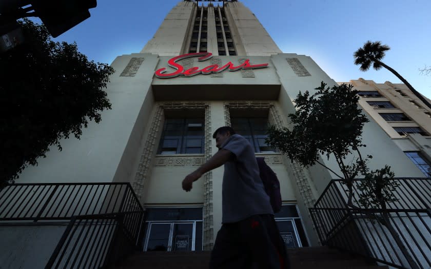 The Sears building on Olympic Blvd. in Boyle Heights. (Mel Melcon/Los Angeles Times)