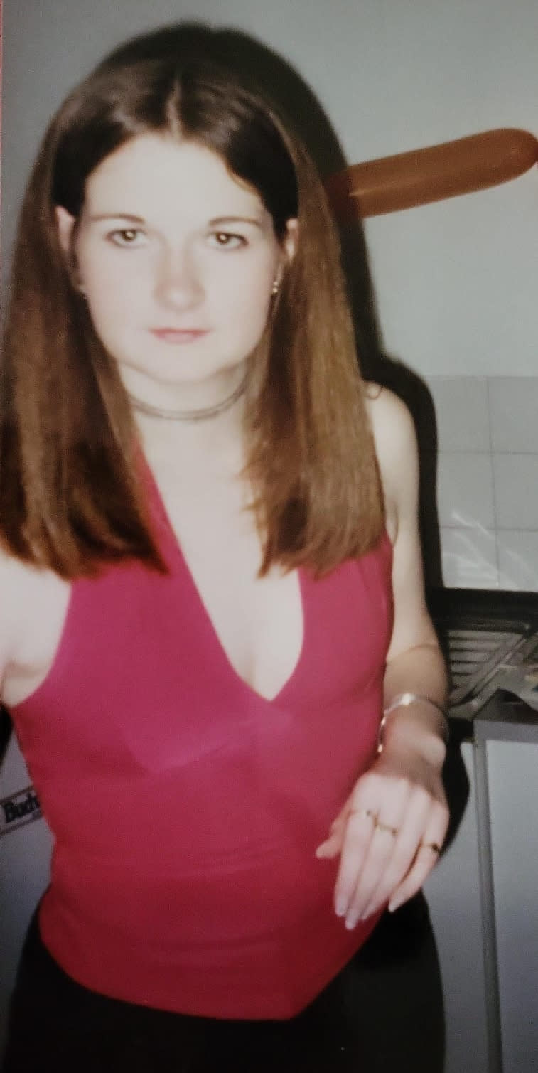 Cassie Swift, pictured in her first year of university in 2002, while very unwell. (Supplied)