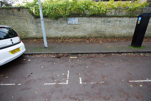 Mandatory Credit: Photo by Geoff Robinson Photography/REX (4313773e) The 28cm long double yellow lines on Hamilton Road Council workers paint tiny double yellow lines measuring just 28cm, Cambridge, Britain - 18 Dec 2014 *Full story: http://www.rexfeatures.com/nanolink/prog Residents have been left bemused after council workers painted the SHORTEST double yellow lines in the UK measuring just 28cm. They were shocked when the set of yellow lines, which are shorter than a ruler, were painted between two parking zones in a street in Cambridge. Motorists will be fined either ï¿½50 or ï¿½70 if they manage to squeeze on the lines, which are the length of four toy cars. Locals have branded the new lines 