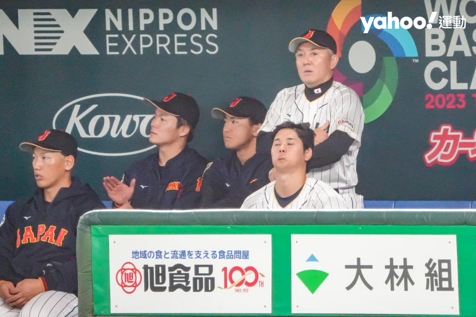 日本武士隊大谷翔平投球與打擊任務都結束，等待比賽結束。（呂權紘／攝）（20230316）