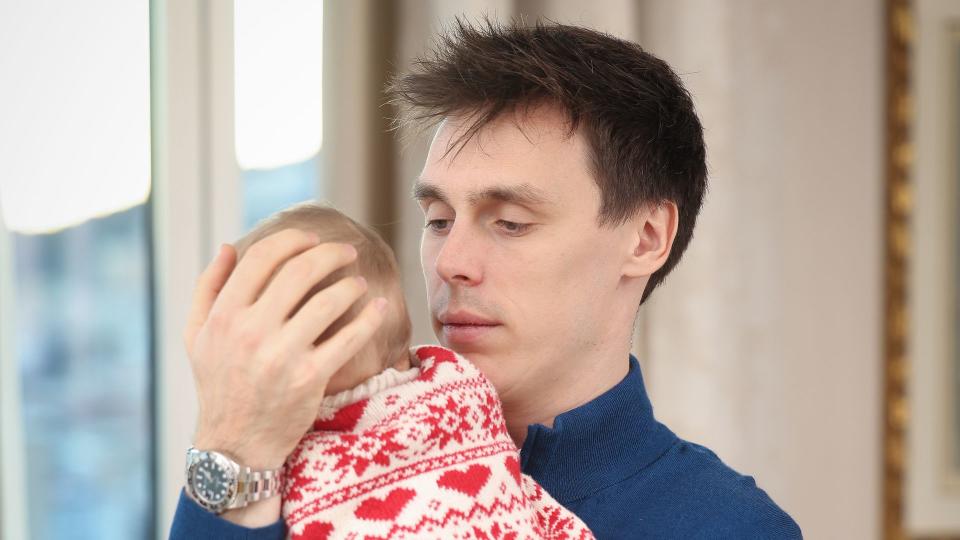 Louis Ducruet holds baby daughter Victoire